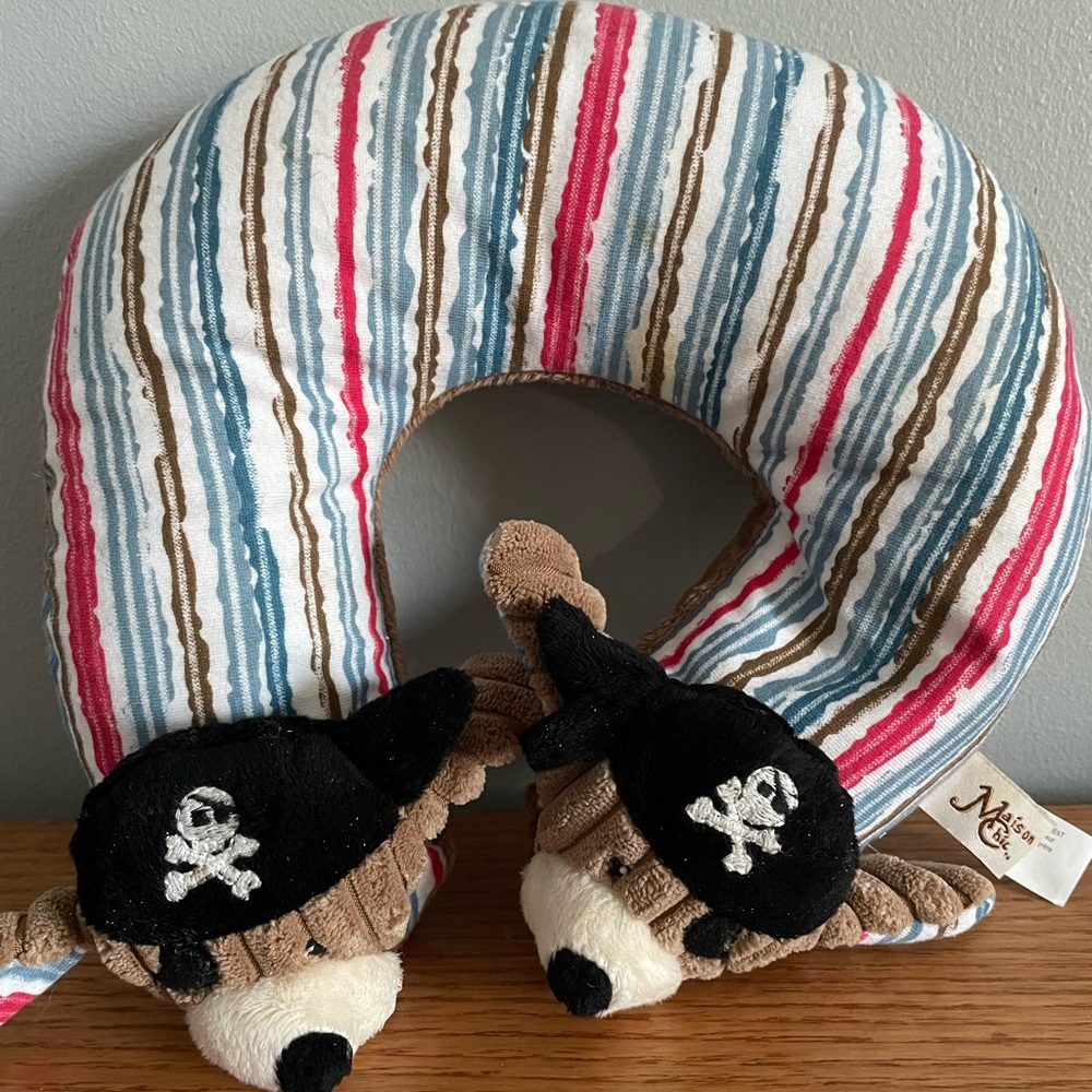 MAISON CHIC DOG PIRATE TRAVEL PILLOW